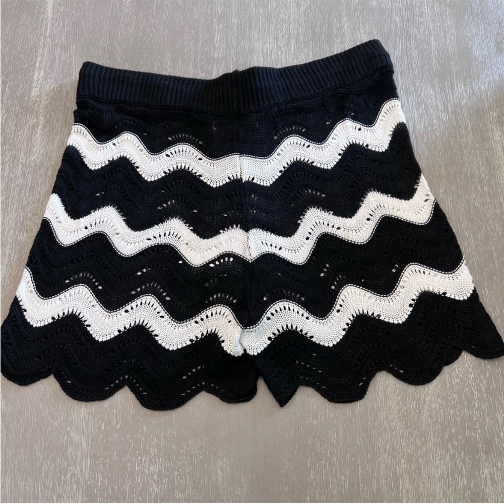 NWT Balboa Cover-Up Shorts Beach Riot Crotchet Black & White - Picture 7 of 7